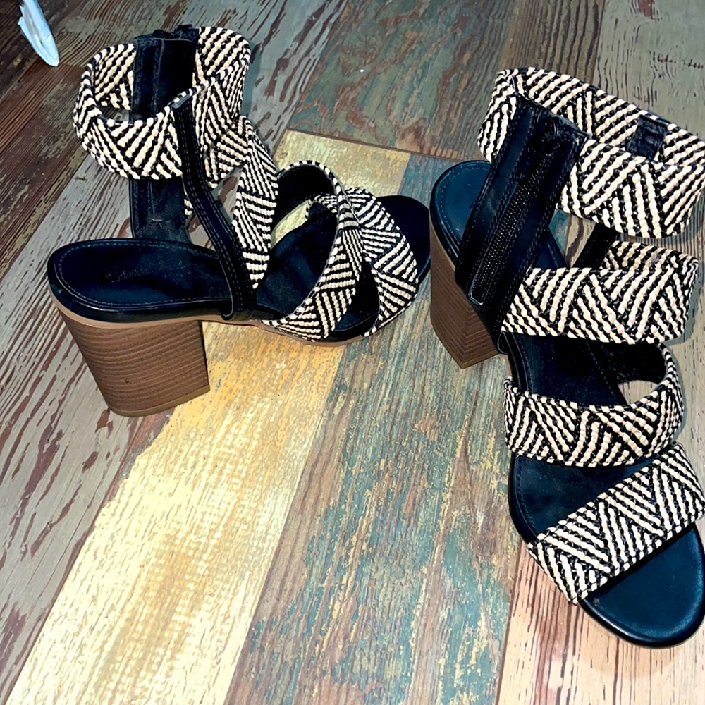 Black and white weave pattern sandals